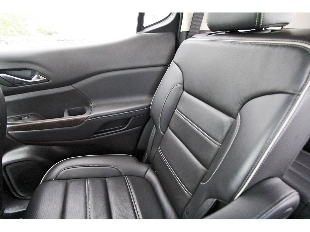 Used 2023 GMC Acadia Denali w/ Denali Ultimate Package FWD image 11