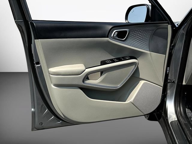 Certified 2025 Kia Soul LX w/ LX Technology Package FWD image 21