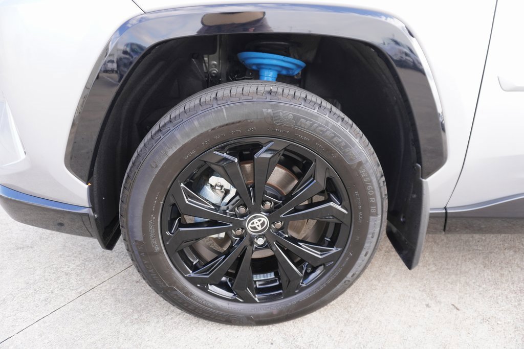 Used 2025 Toyota RAV4 XSE image 28