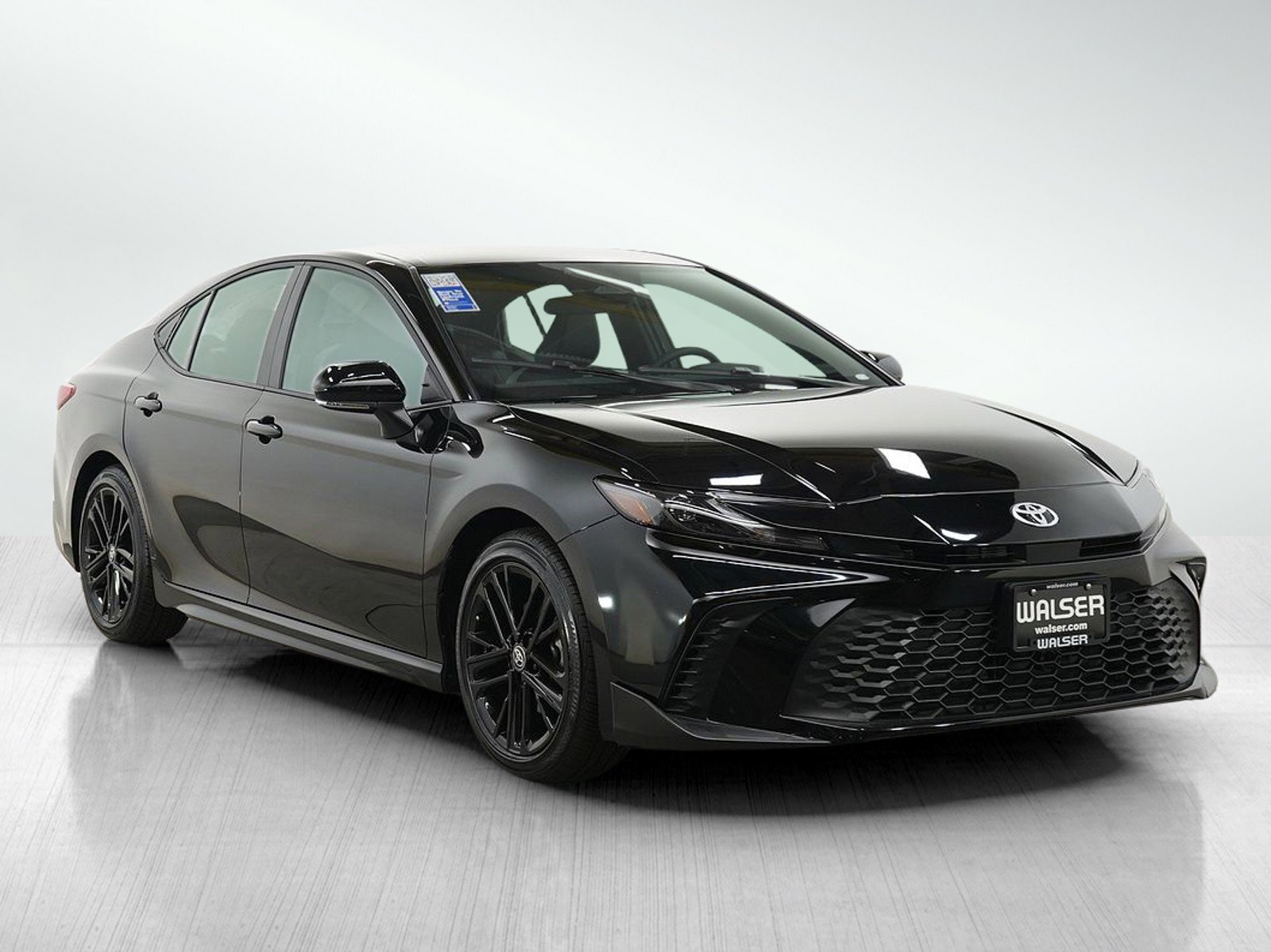 Used 2025 Toyota Camry SE FWD image 7