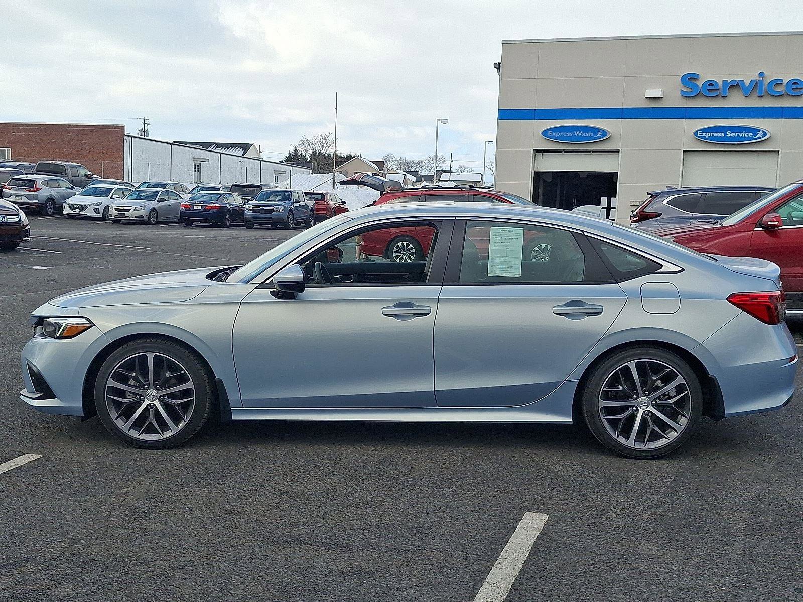 Used 2023 Honda Civic Touring image 7