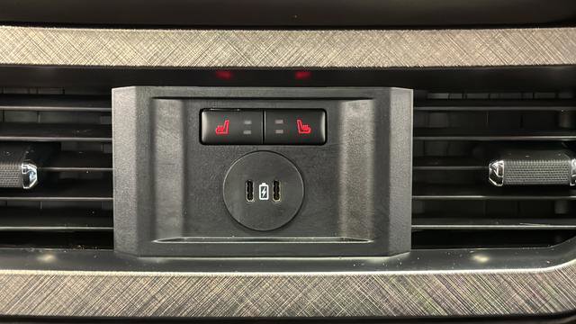 Used 2023 Ford F350 King Ranch w/ Chrome Package image 37