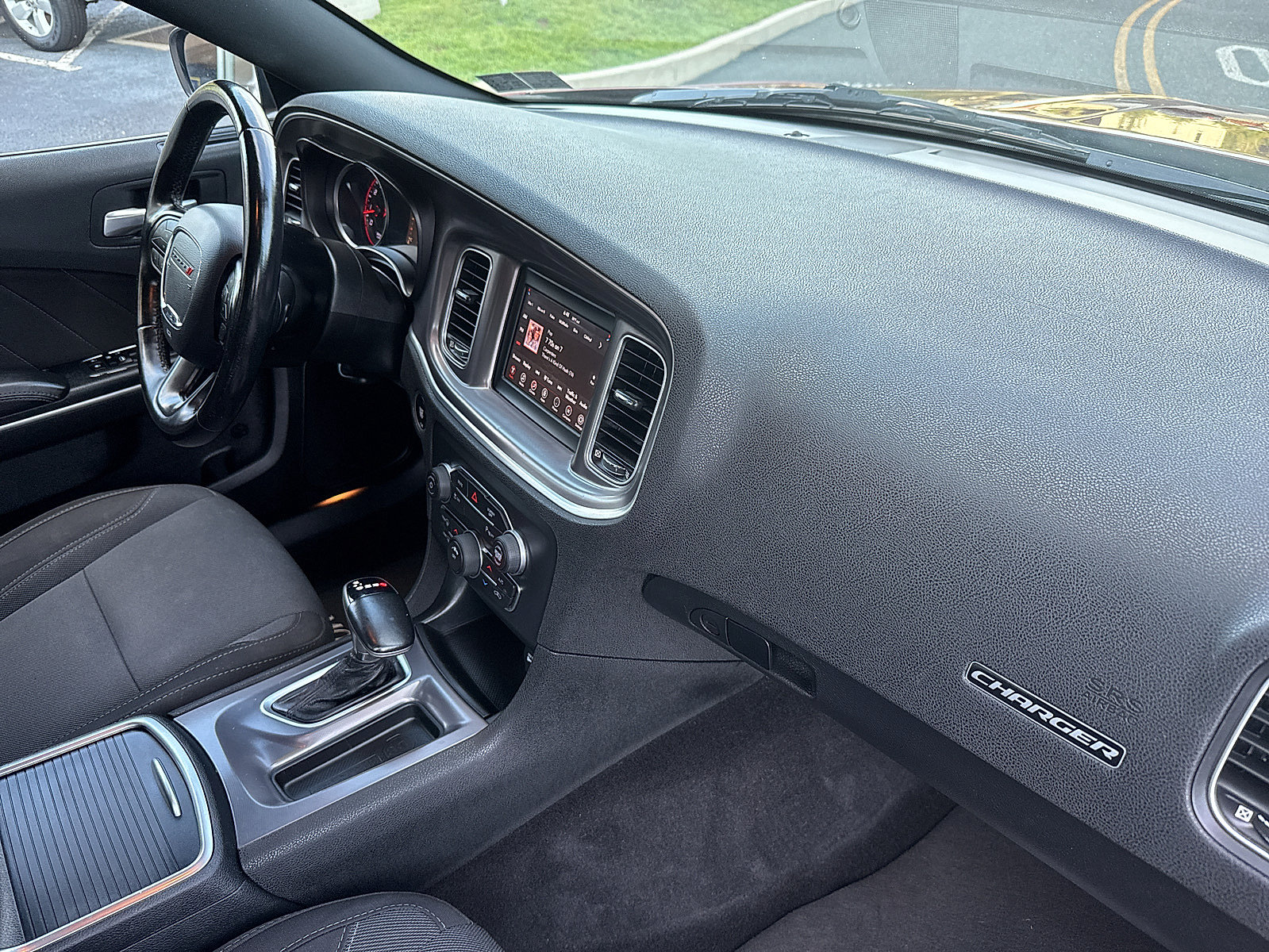 Used 2020 Dodge Charger SXT RWD image 31