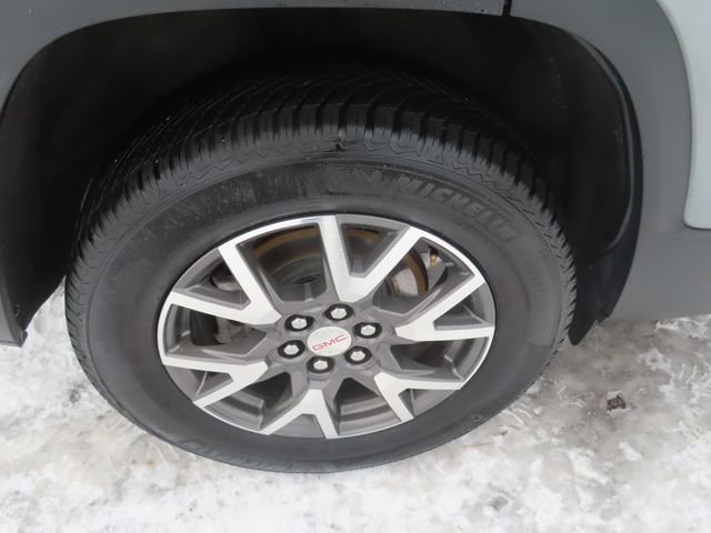 Used 2023 GMC Acadia SLE w/ Driver Convenience Package image 13