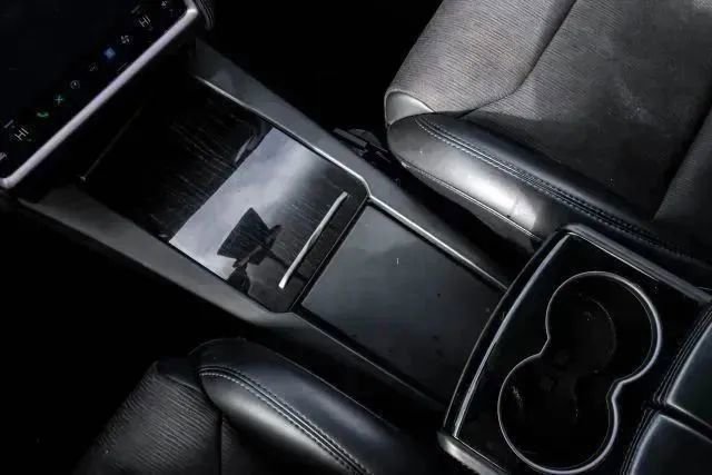 Used 2018 Tesla Model X 100D image 33