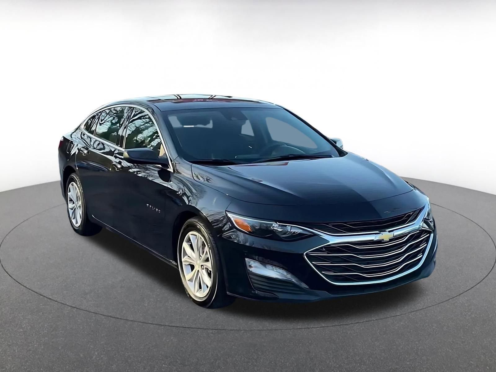 Used 2024 Chevrolet Malibu LT image 3