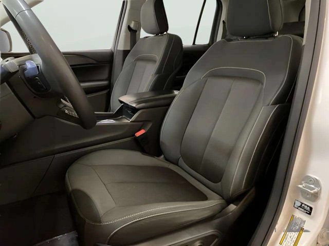 Used 2024 Jeep Grand Cherokee Laredo RWD image 54