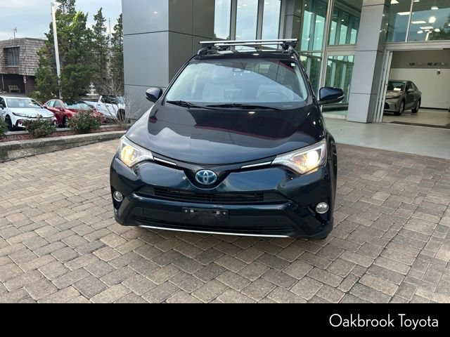 Used 2017 Toyota RAV4 XLE AWD/4WD image 4