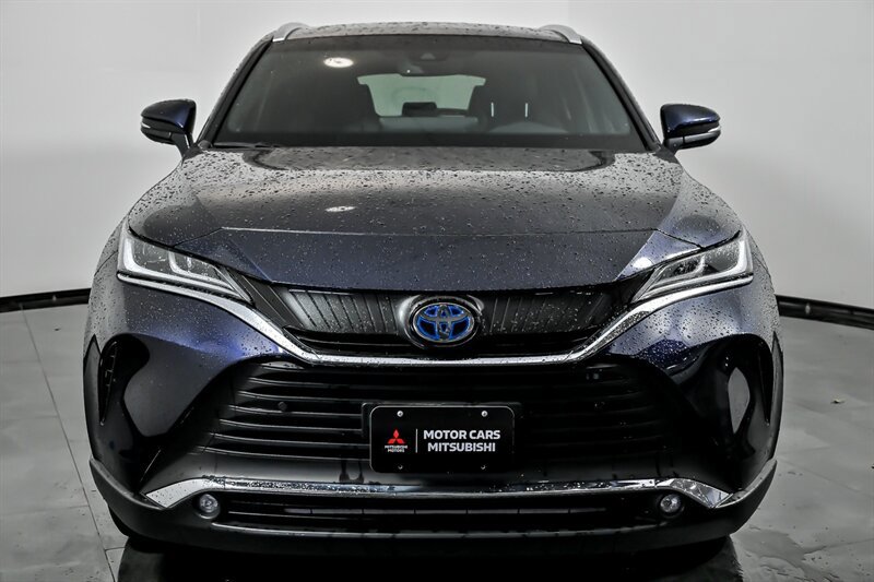Used 2024 Toyota Venza XLE AWD/4WD image 4