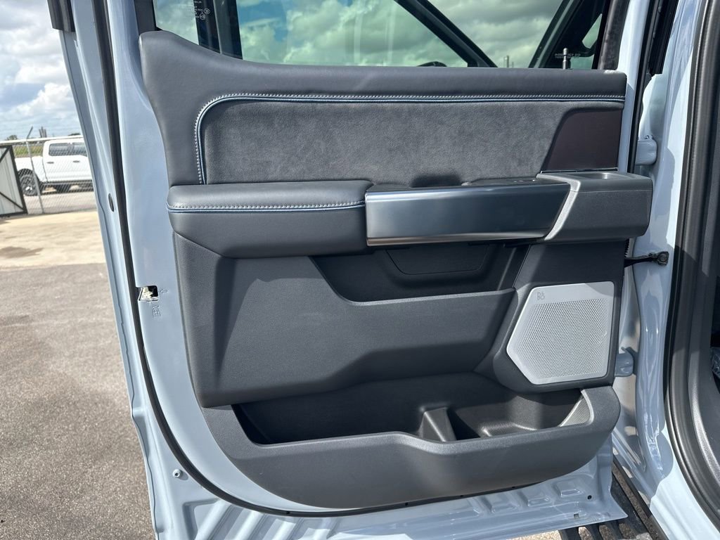 New 2026 Ford F250 Platinum image 39