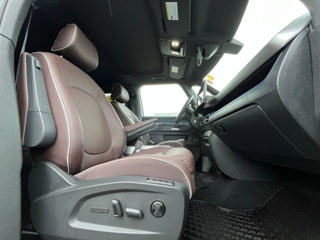 Certified 2025 Volkswagen ID. Buzz Pro S image 26