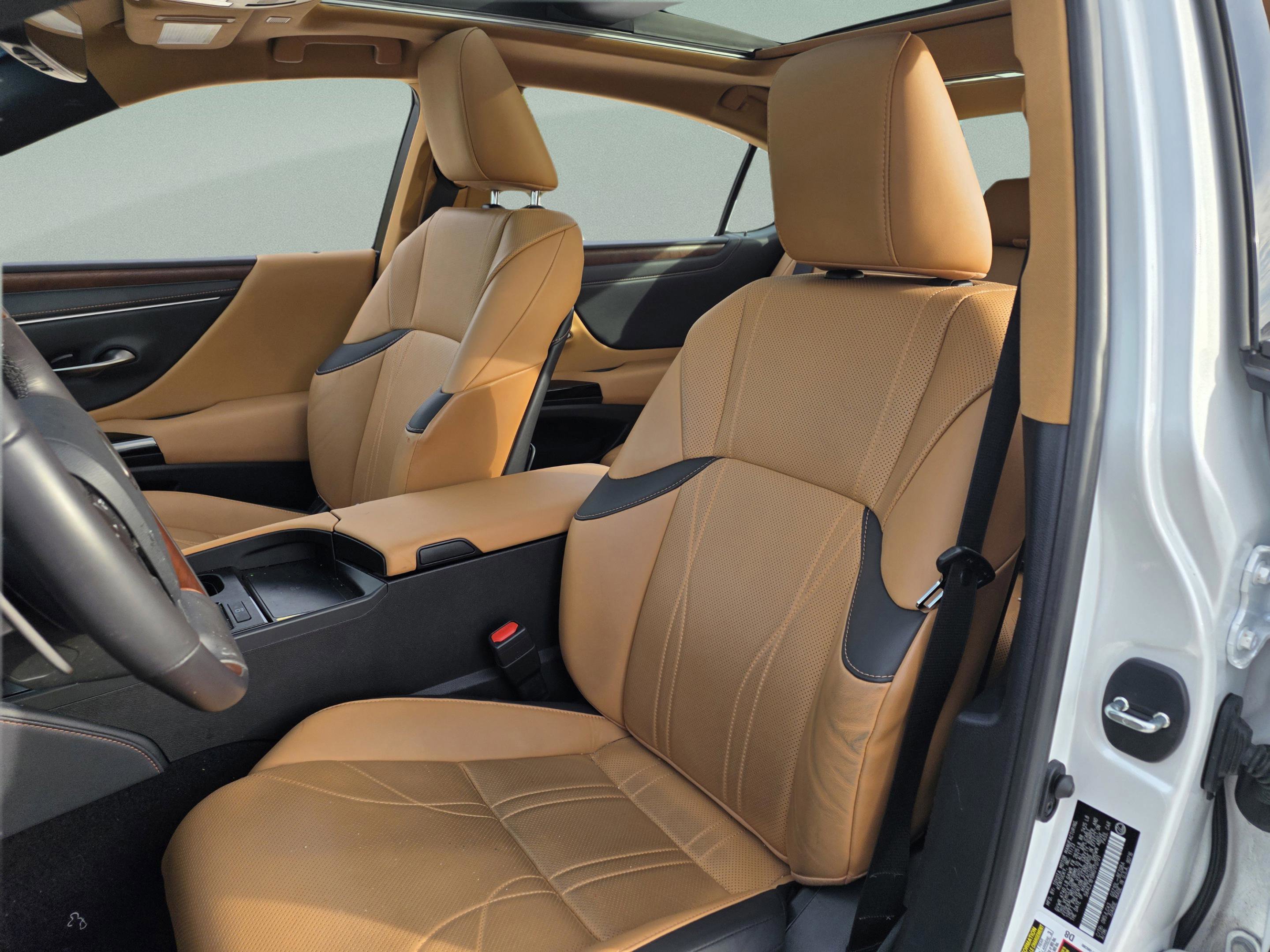 Used 2024 Lexus ES 350 w/ Luxury Package image 10