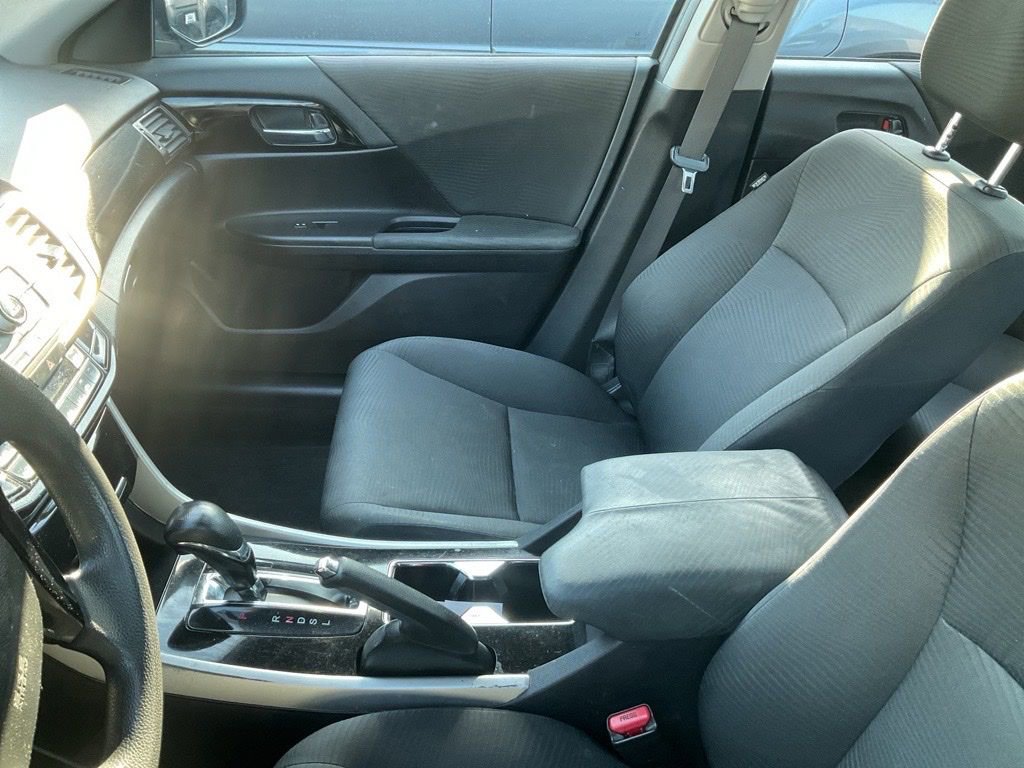 Used 2017 Honda Accord LX image 9