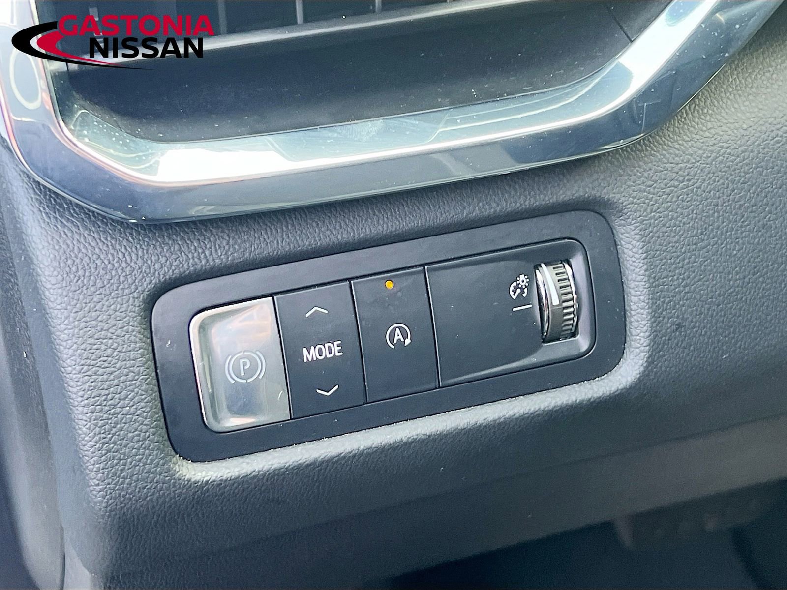 Used 2025 GMC Acadia Elevation image 13