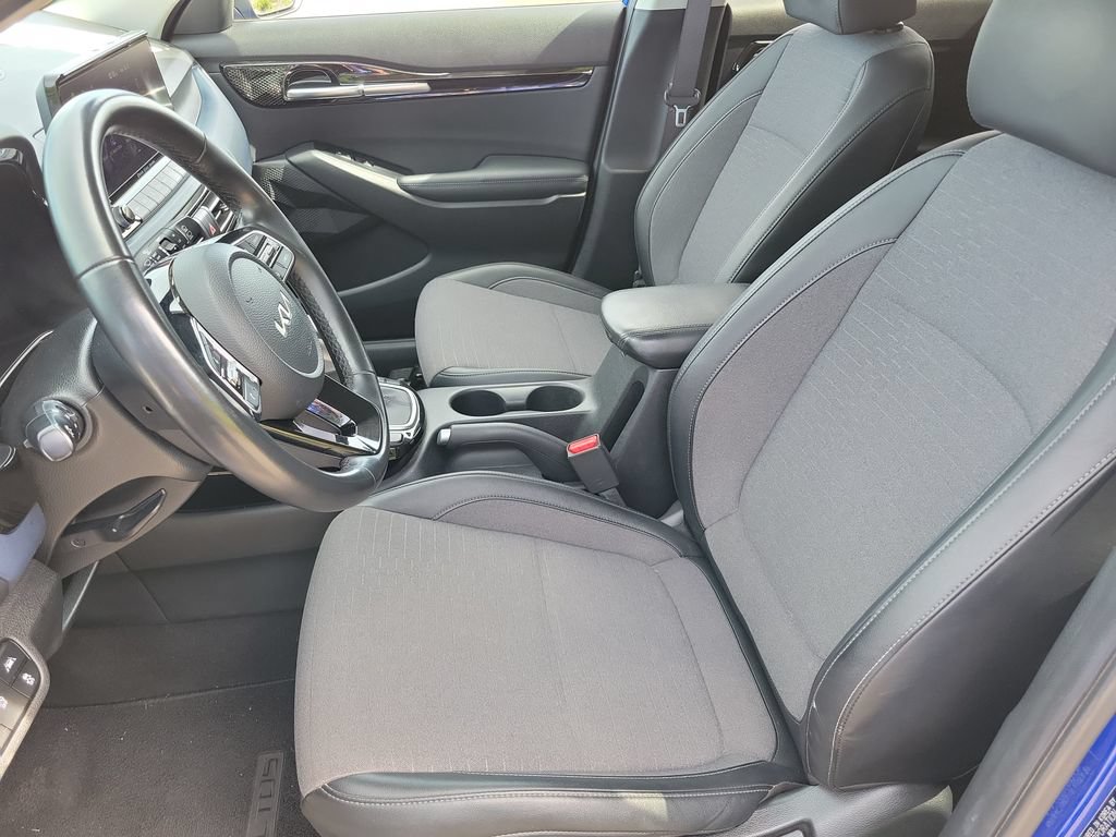 Used 2023 Kia Seltos S w/ Navigation Package FWD image 10