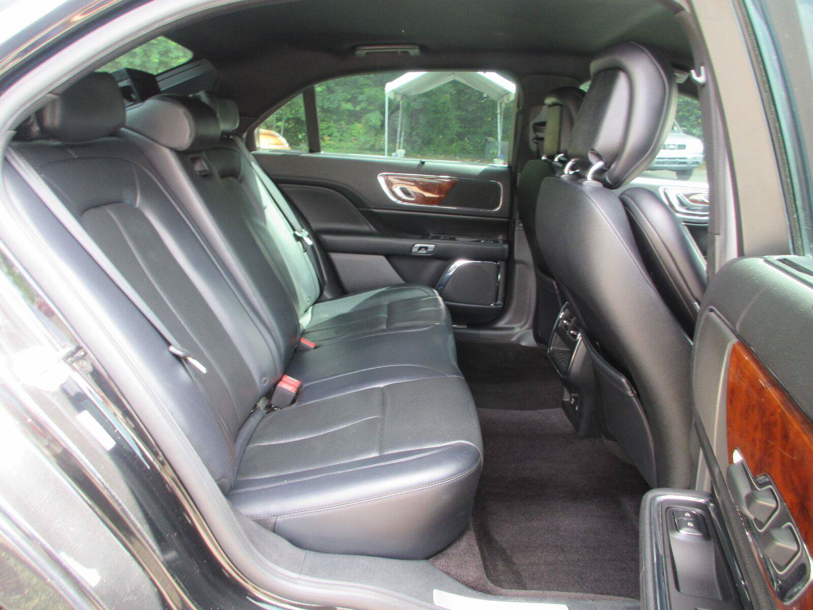 Used 2018 Lincoln Continental AWD w/ Equipment Group 500A image 17