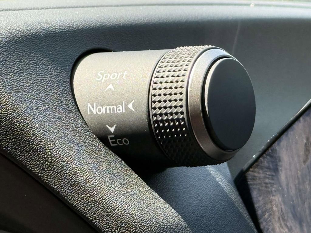Used 2025 Lexus UX 300h AWD w/ Accessory Package (Z1) image 25