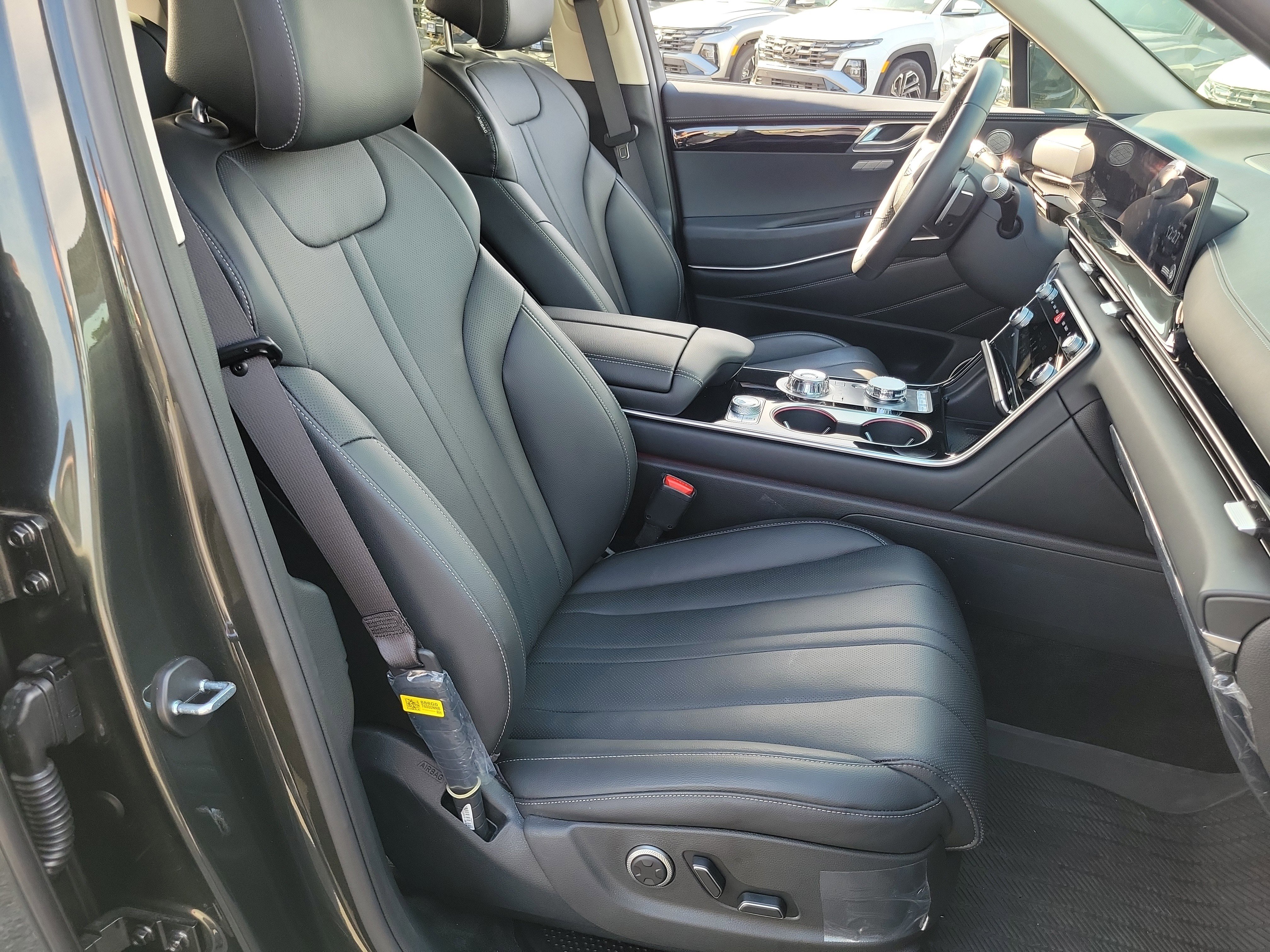 Certified 2025 Genesis GV80 2.5T Standard image 19