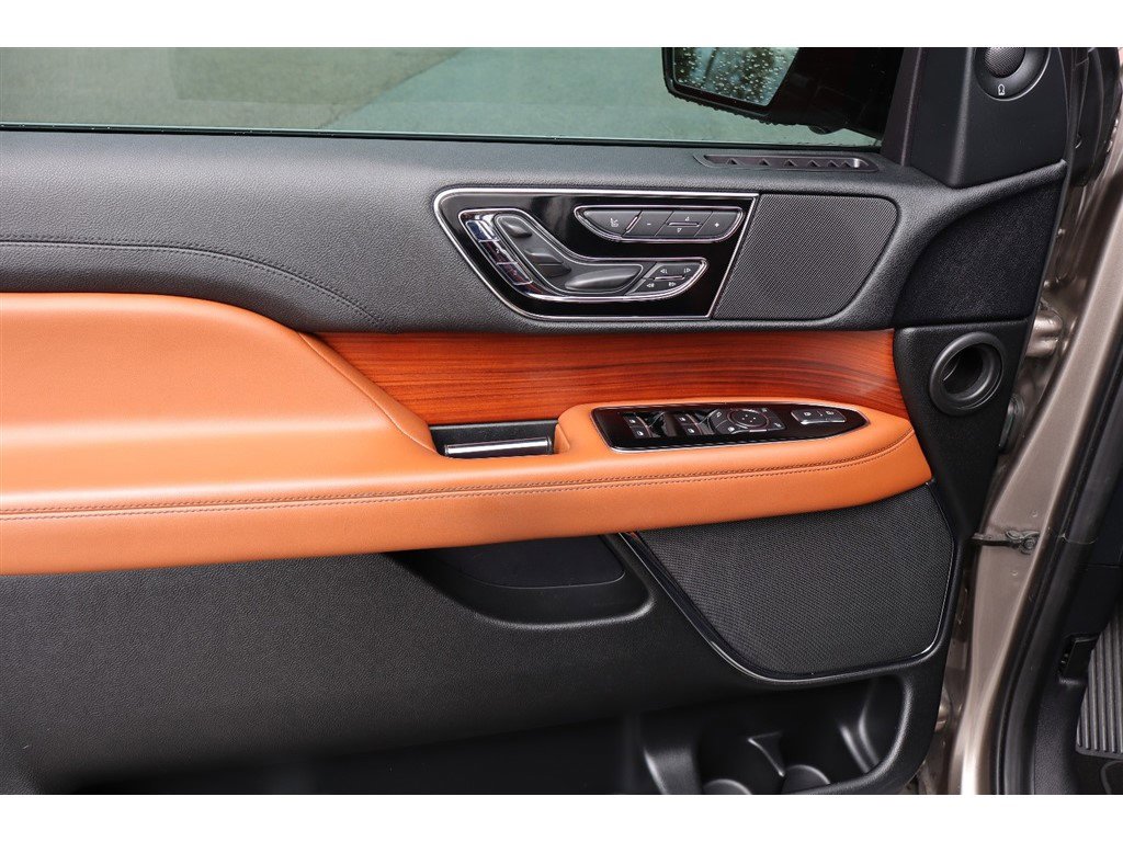 Used 2019 Lincoln Navigator Reserve image 22