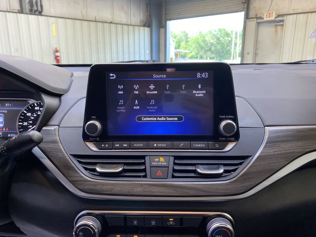Used 2025 Nissan Altima 2.5 SV FWD image 36
