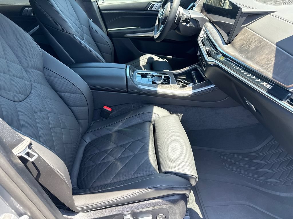 Used 2026 BMW X5 sDrive40i w/ M Sport Package RWD image 13