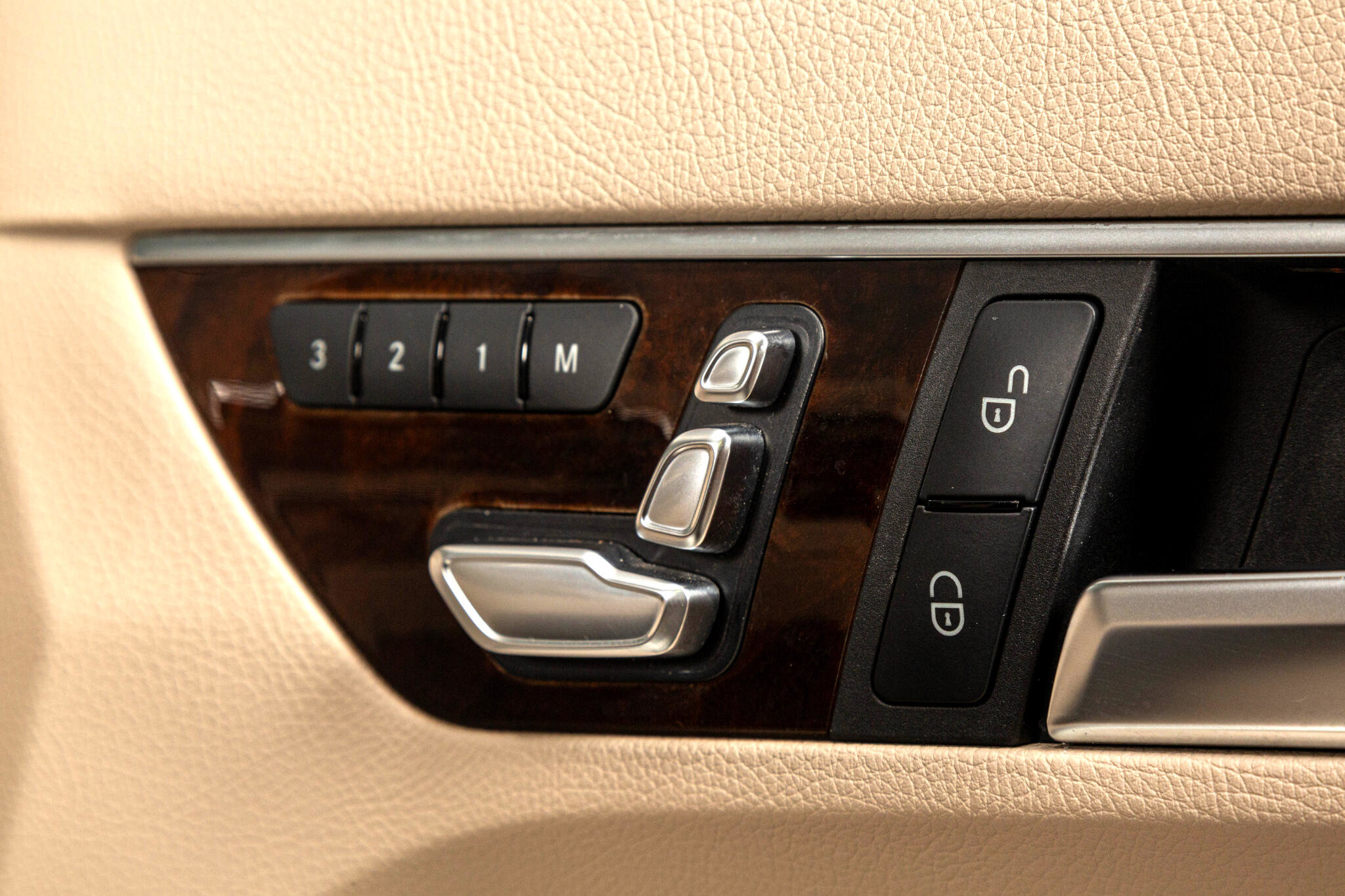 Used 2014 Mercedes-Benz E 350 Cabriolet image 27