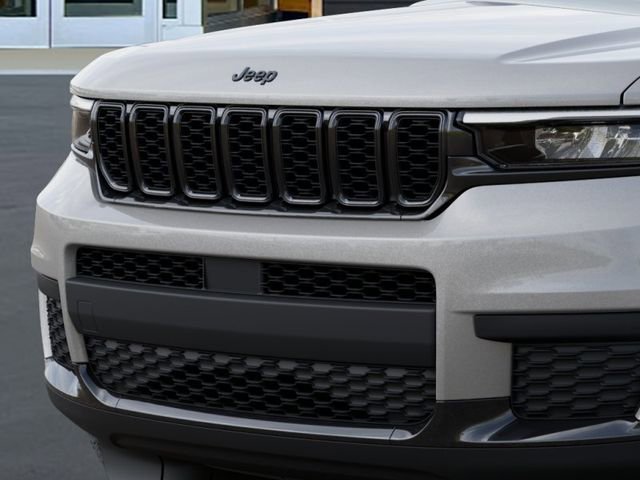 New 2025 Jeep Grand Cherokee L Altitude image 11