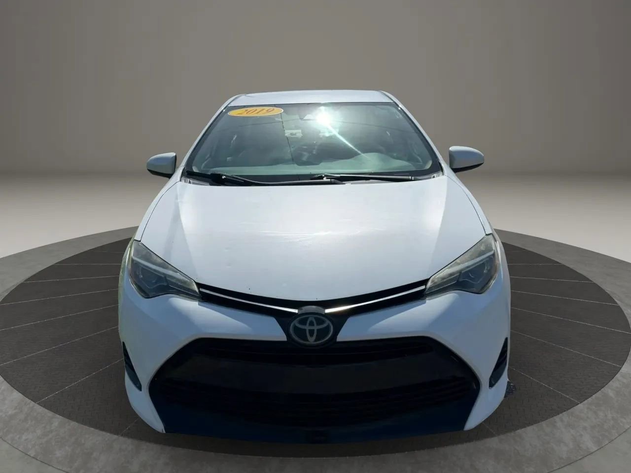 Used 2019 Toyota Corolla LE FWD image 3