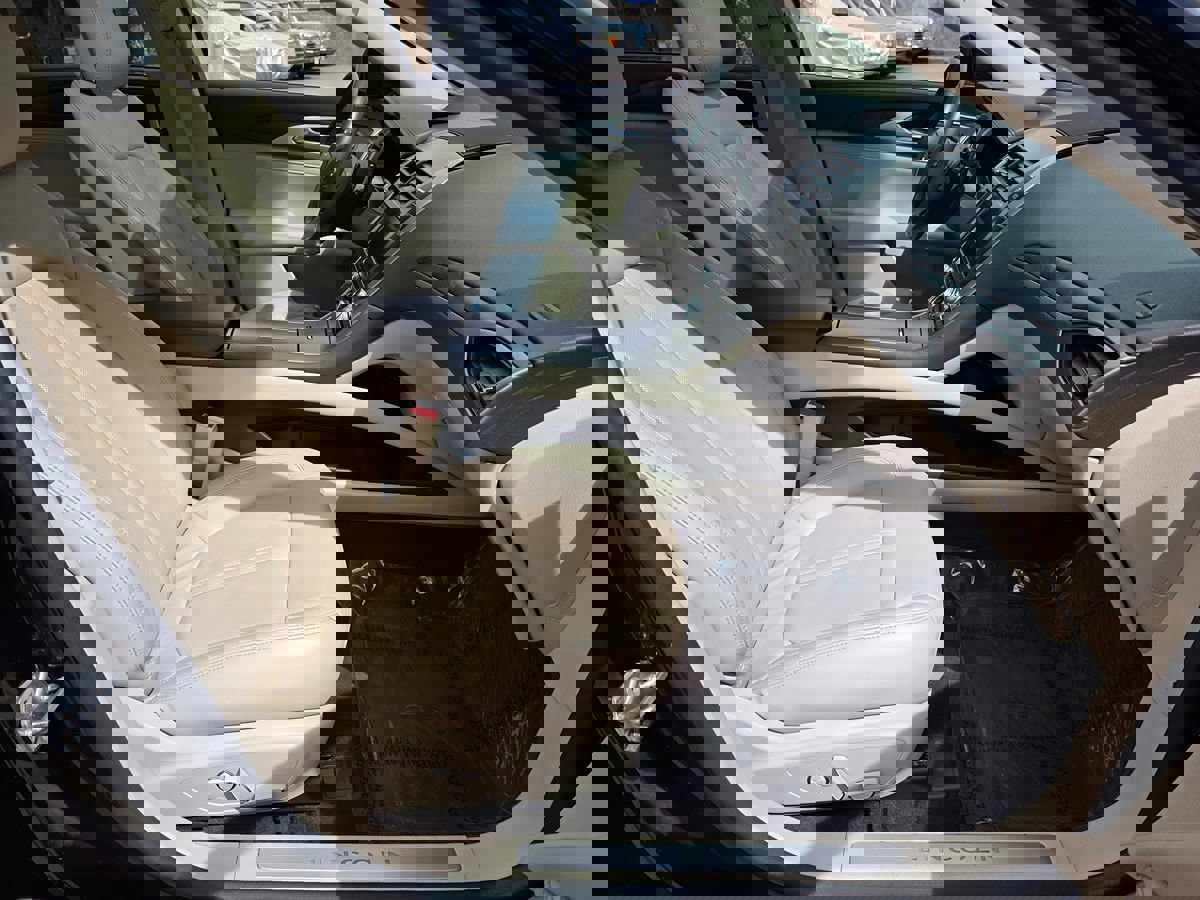 Used 2017 Lincoln MKZ Reserve image 15