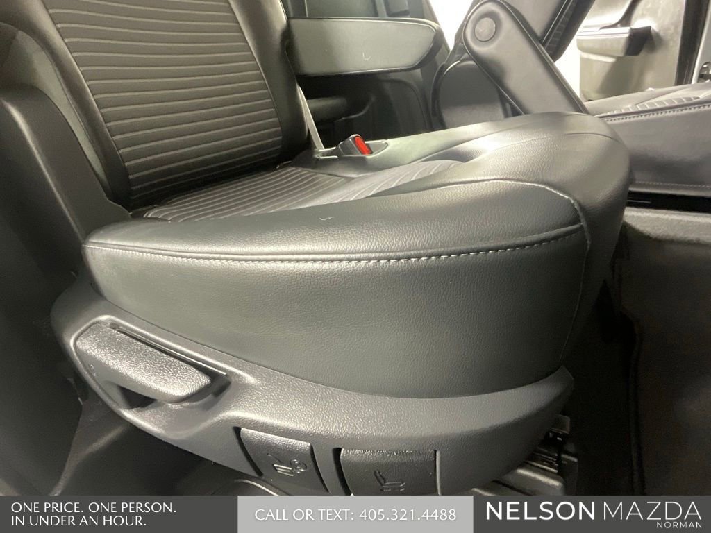 Used 2022 Toyota Highlander XSE FWD image 32