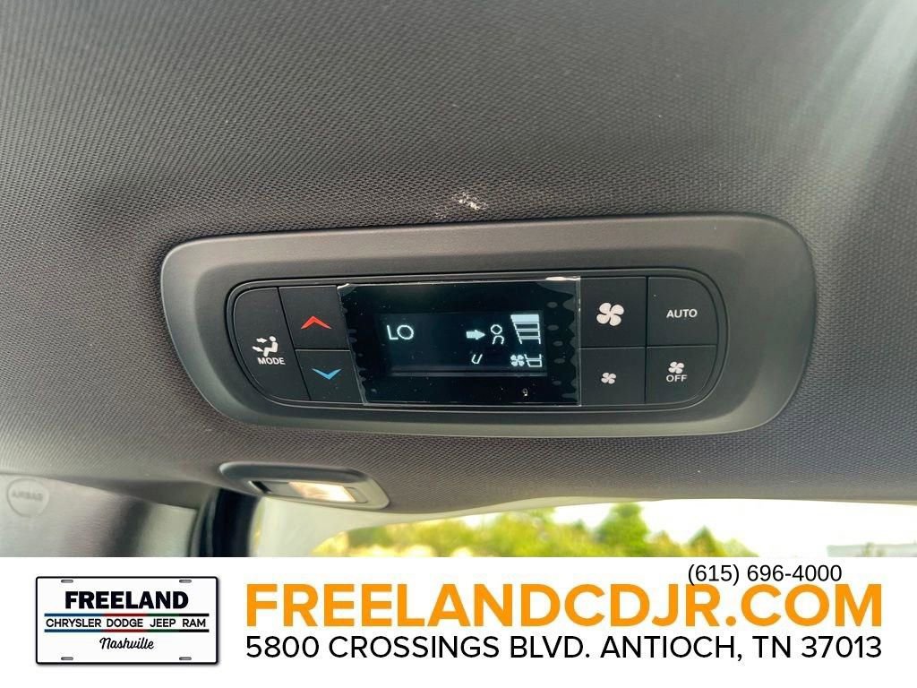 New 2025 Chrysler Pacifica Select FWD image 21