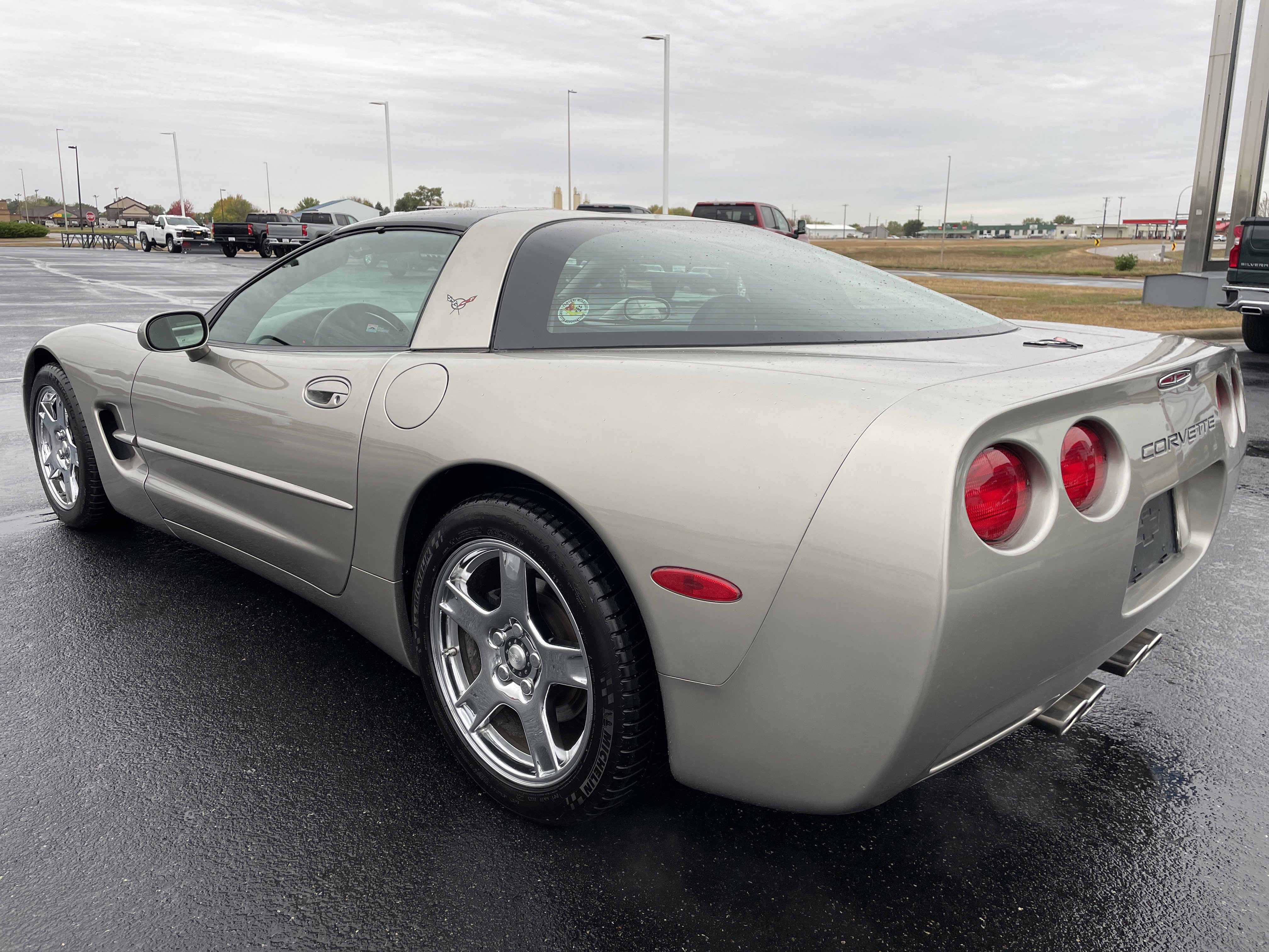 Used 1999 Chevrolet Corvette Coupe w/ Memory Pkg image 3