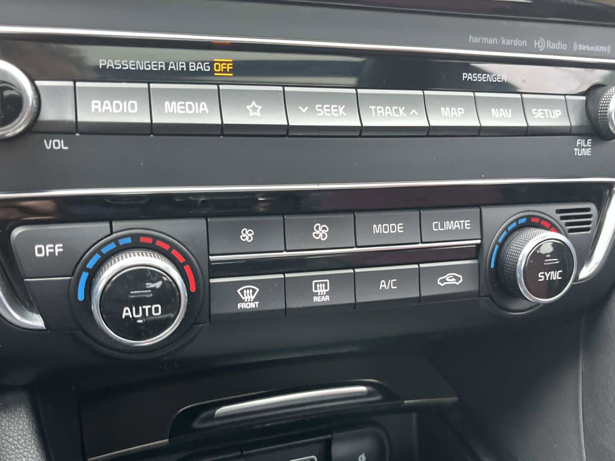 Used 2020 Kia Optima SX image 29