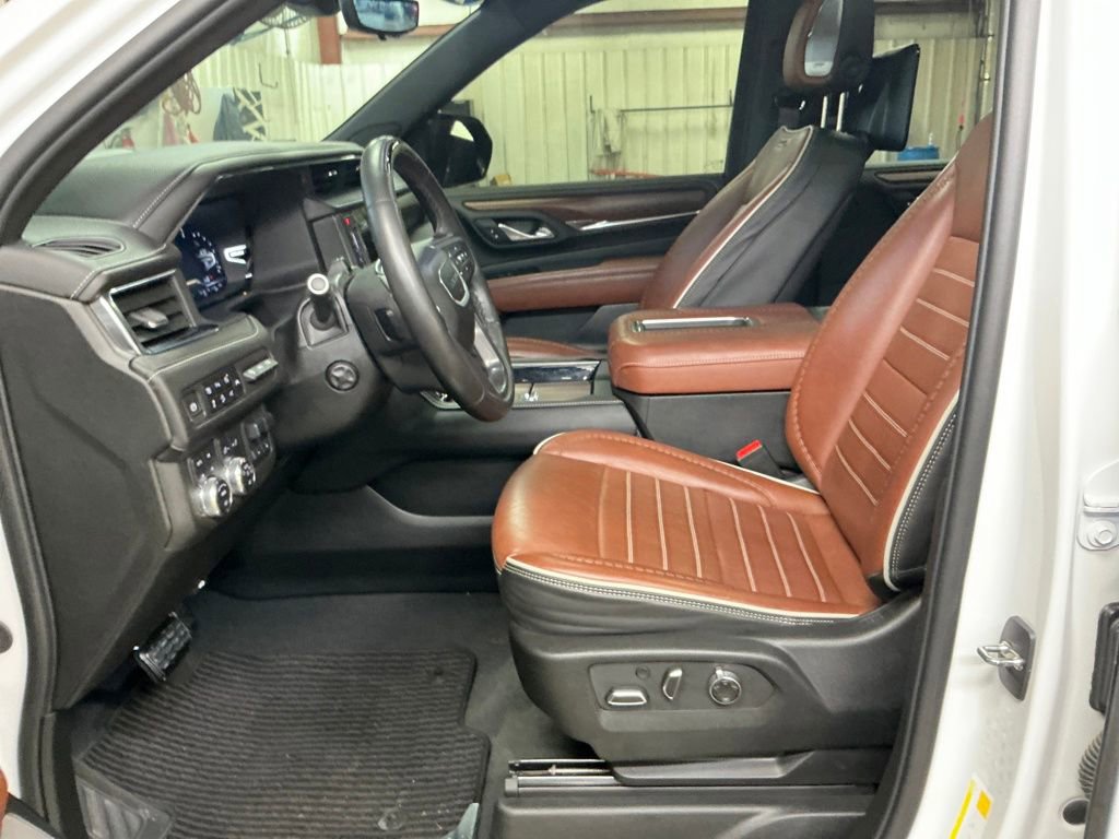 Certified 2024 GMC Yukon Denali Ultimate AWD/4WD image 27