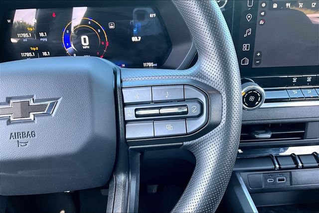Used 2024 Chevrolet Colorado Trail Boss w/ Technology Package AWD/4WD image 13
