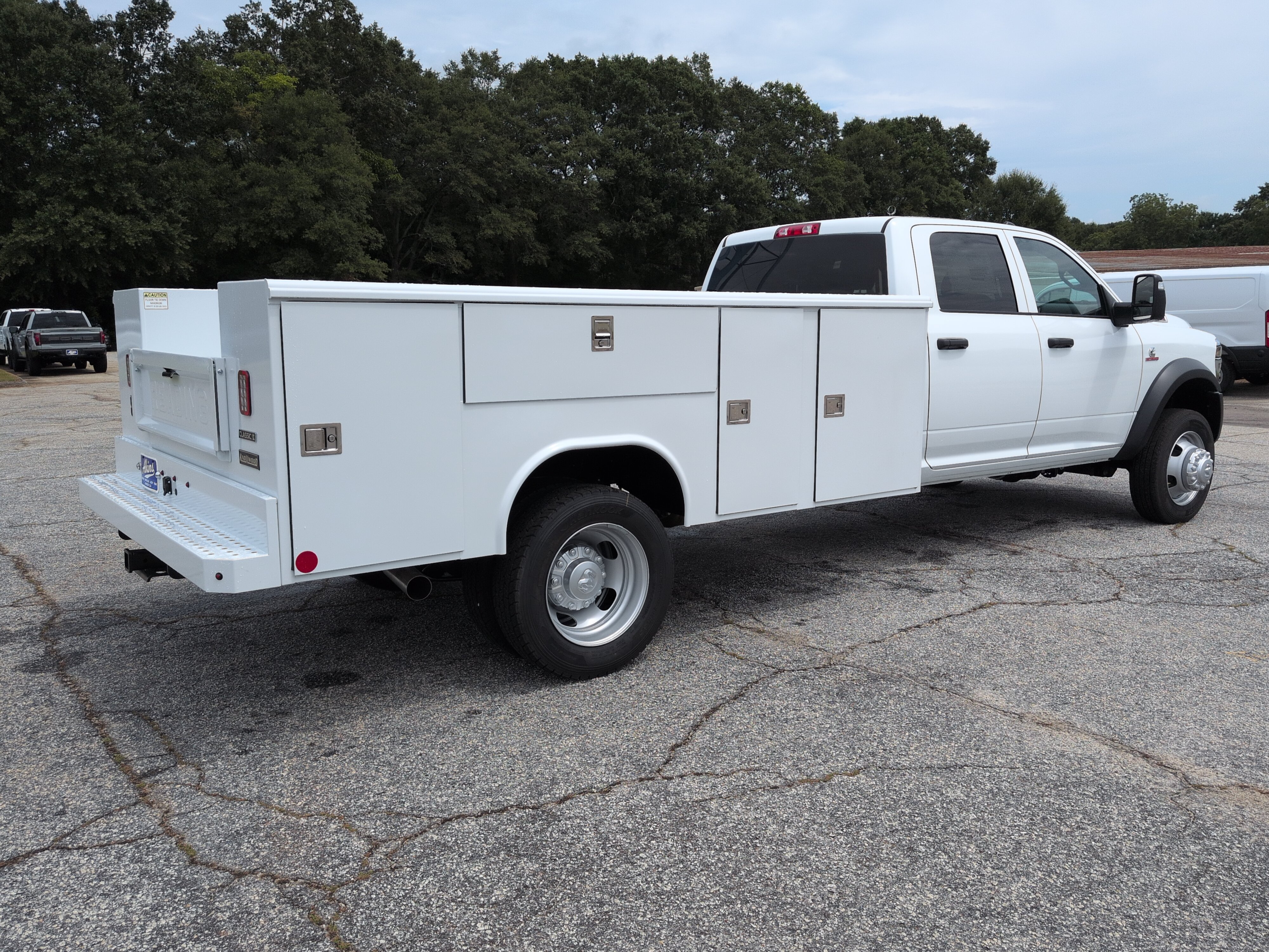 New 2026 RAM 5500 Tradesman w/ Chrome Appearance Group AWD/4WD image 3