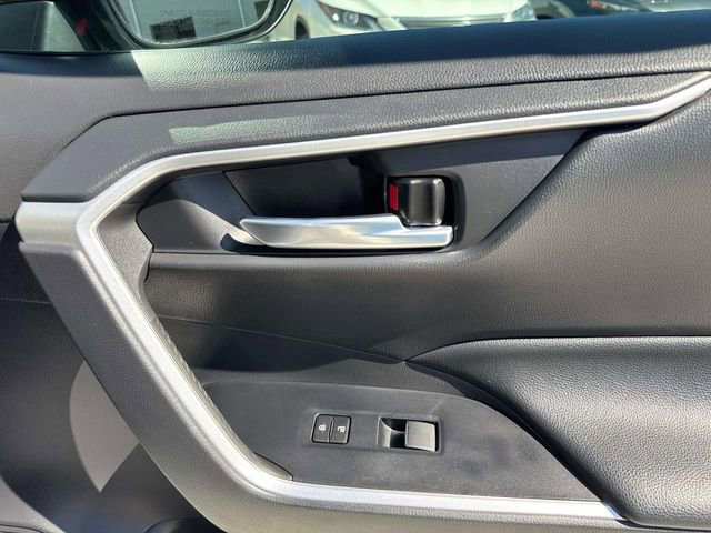 Used 2021 Toyota RAV4 XLE Premium image 14