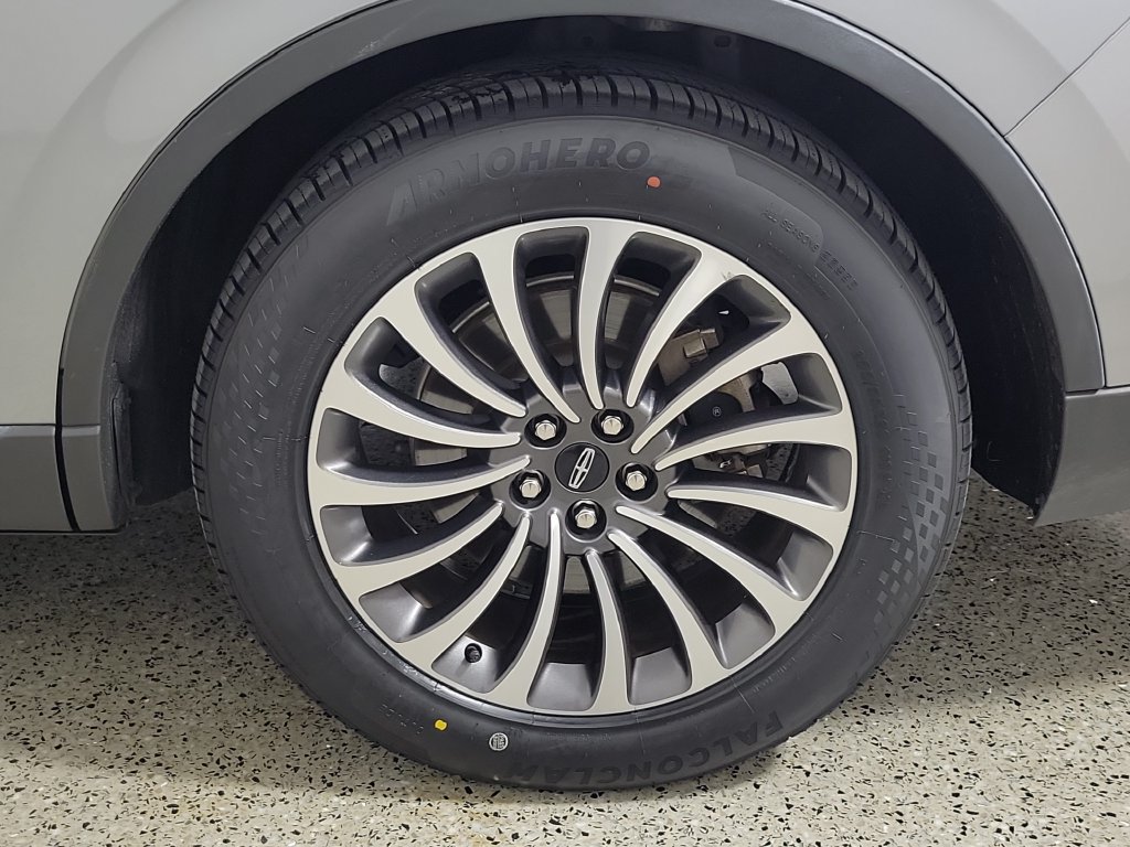 Certified 2024 Lincoln Aviator 2WD w/ Premium Package image 9