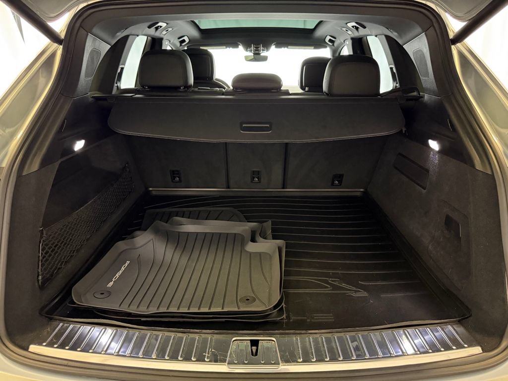 Certified 2023 Porsche Cayenne AWD/4WD image 27
