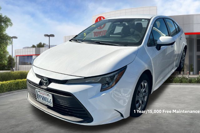 Used 2023 Toyota Corolla LE FWD image 2