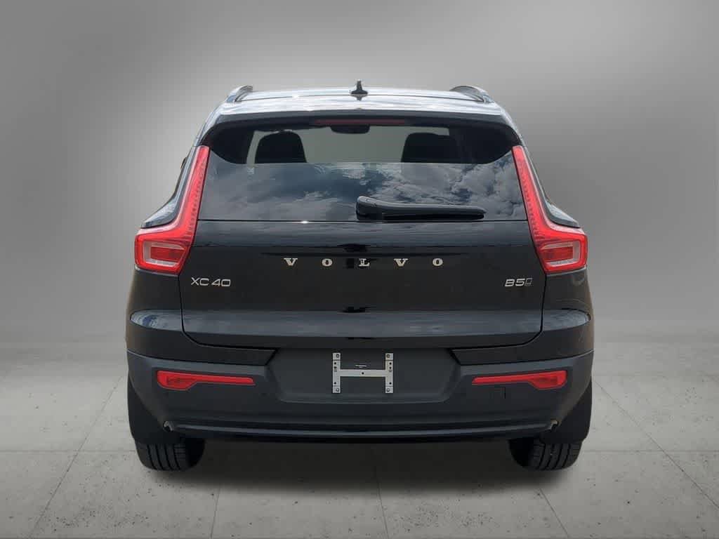 New 2026 Volvo XC40 B5 Plus w/ Protection Package Premier AWD/4WD image 5