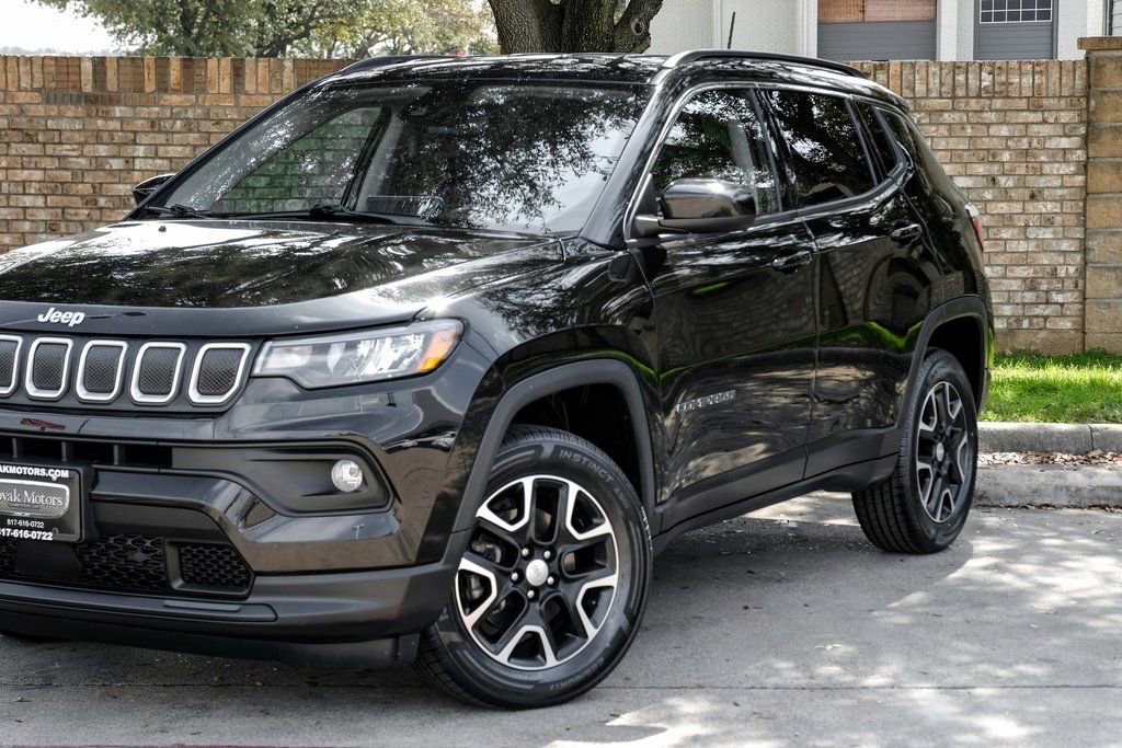 Used 2022 Jeep Compass Latitude image 13