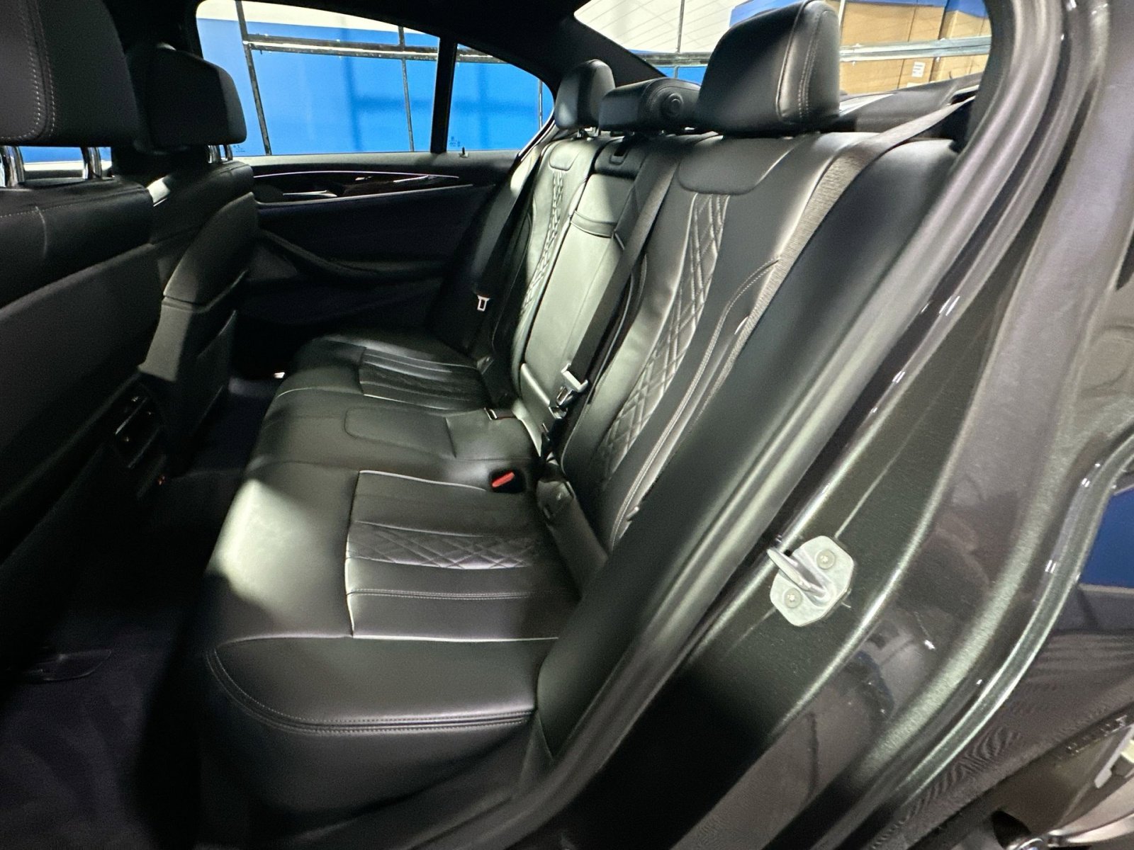 Used 2020 BMW M550i xDrive image 35