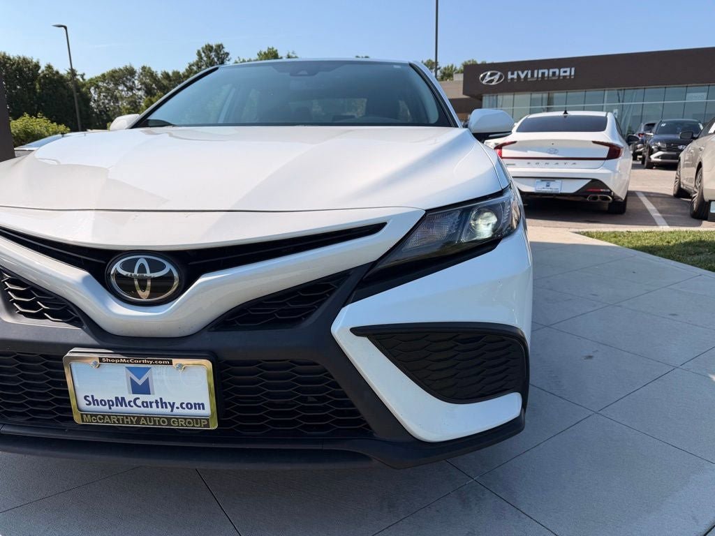 Used 2023 Toyota Camry SE w/ Convenience Package FWD image 9