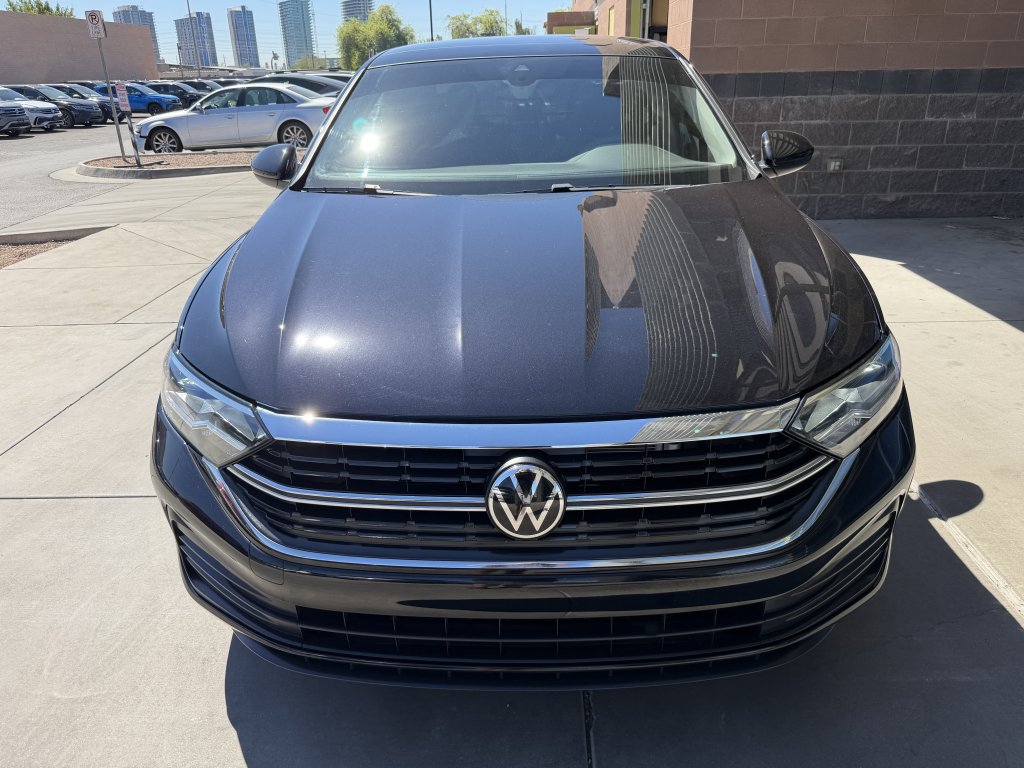 Used 2024 Volkswagen Jetta SE w/ Panoramic Sunroof Package image 10