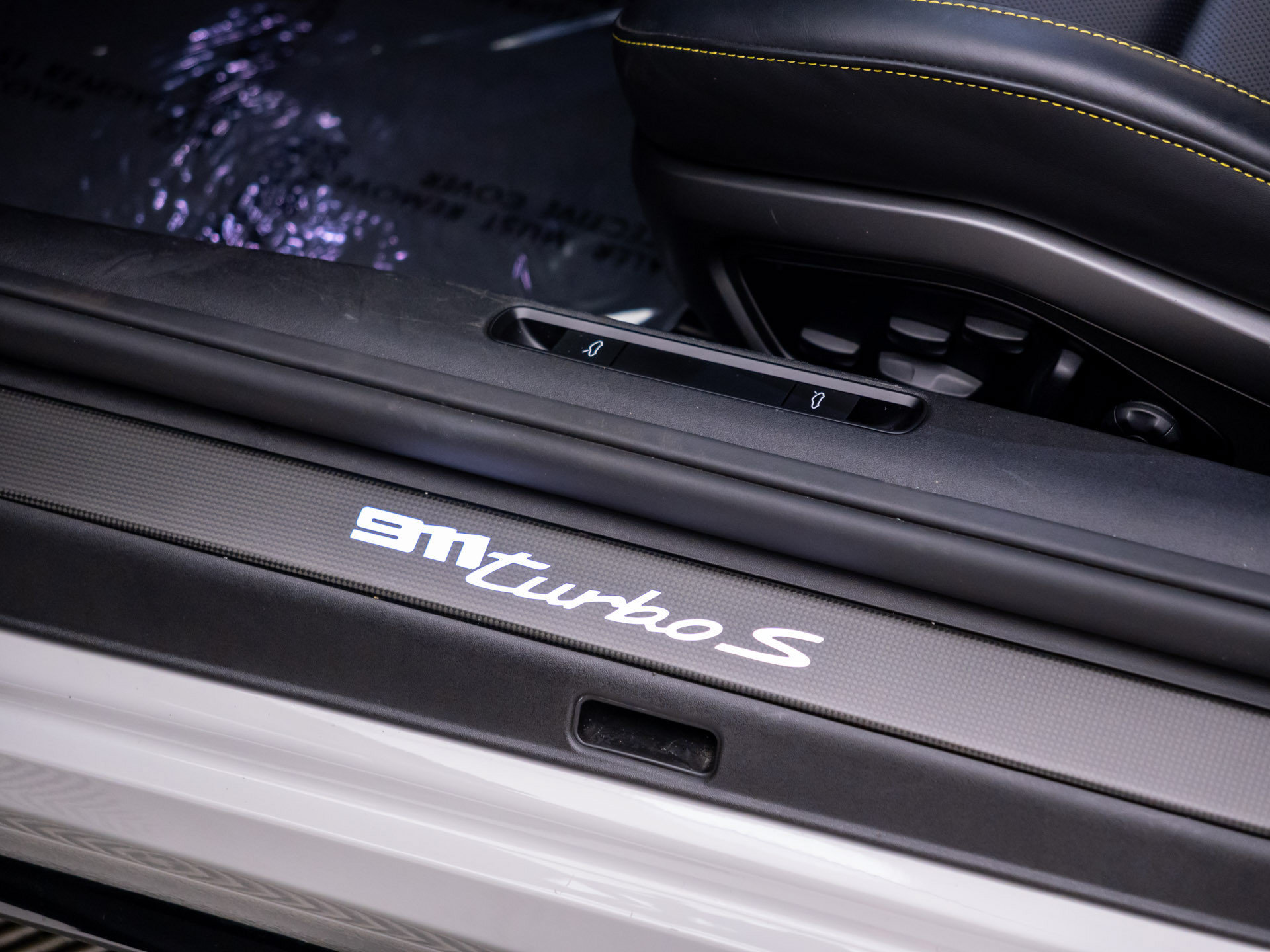 Certified 2022 Porsche 911 Turbo S AWD/4WD image 17