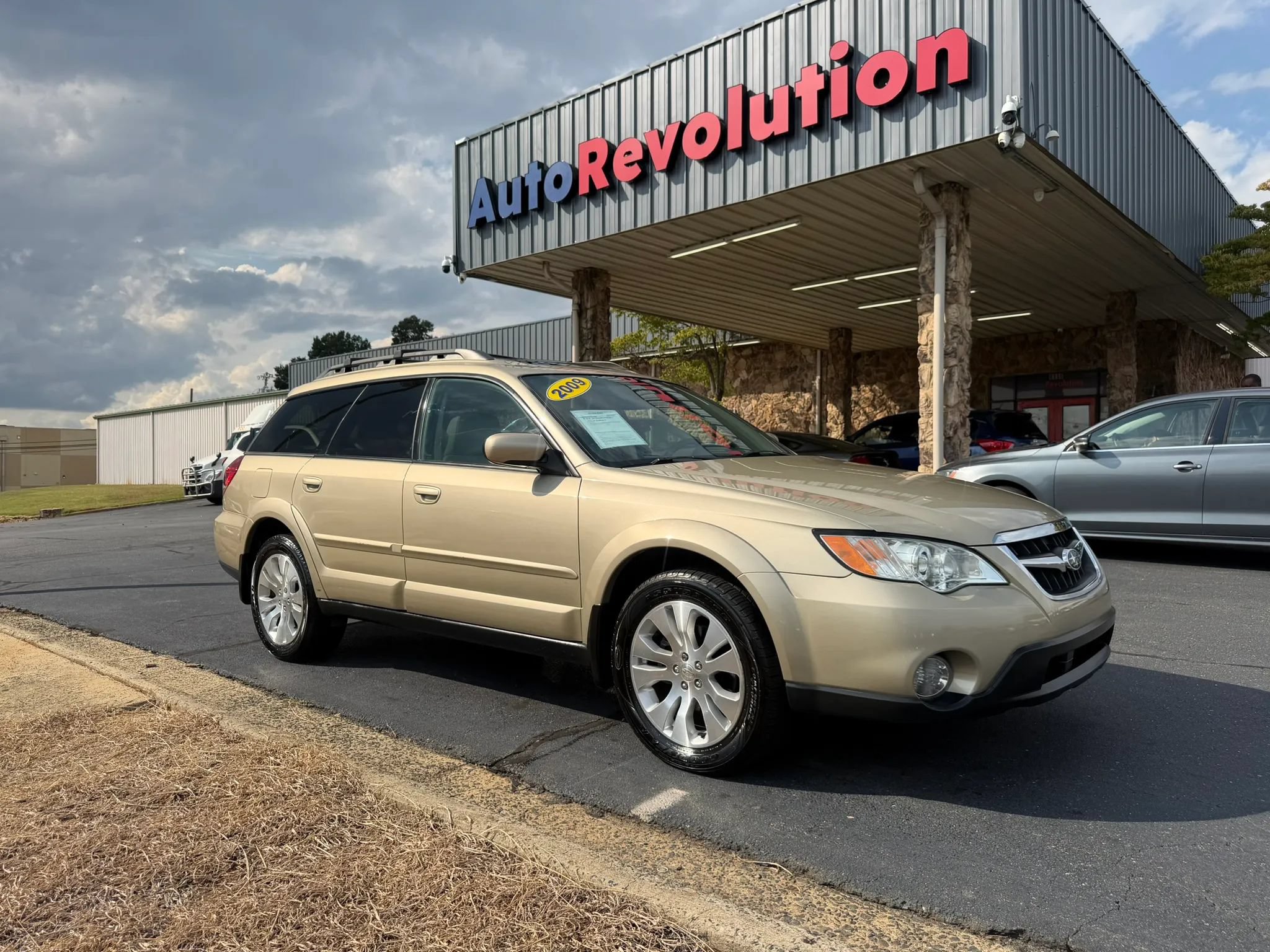 Used 2009 Subaru Outback 2.5i Limited AWD/4WD image 1
