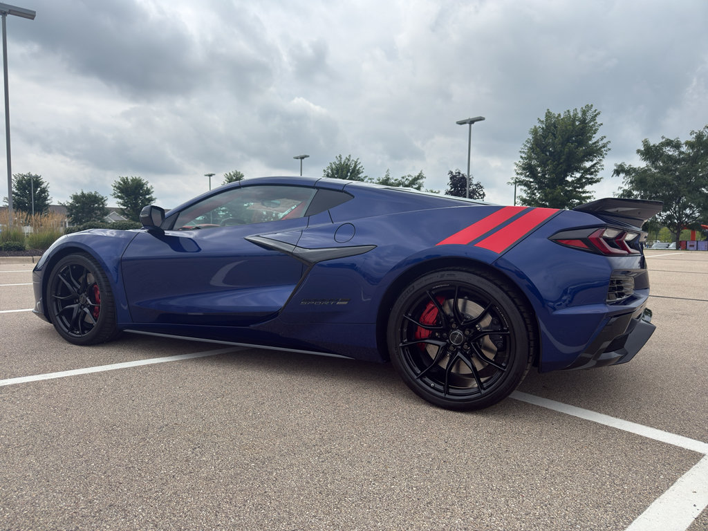 New 2027 Chevrolet Corvette Grand Sport w/ Z52 Sport Performance Package RWD image 4