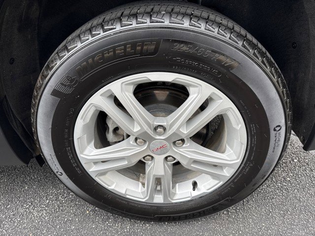 Used 2024 GMC Terrain SLE w/ Driver Convenience Package image 11