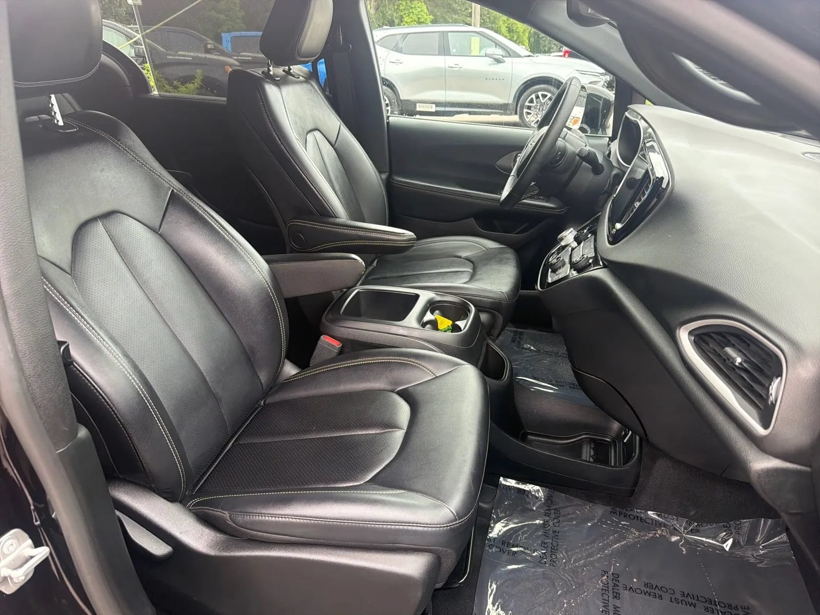 Used 2025 Chrysler Pacifica Select FWD image 22